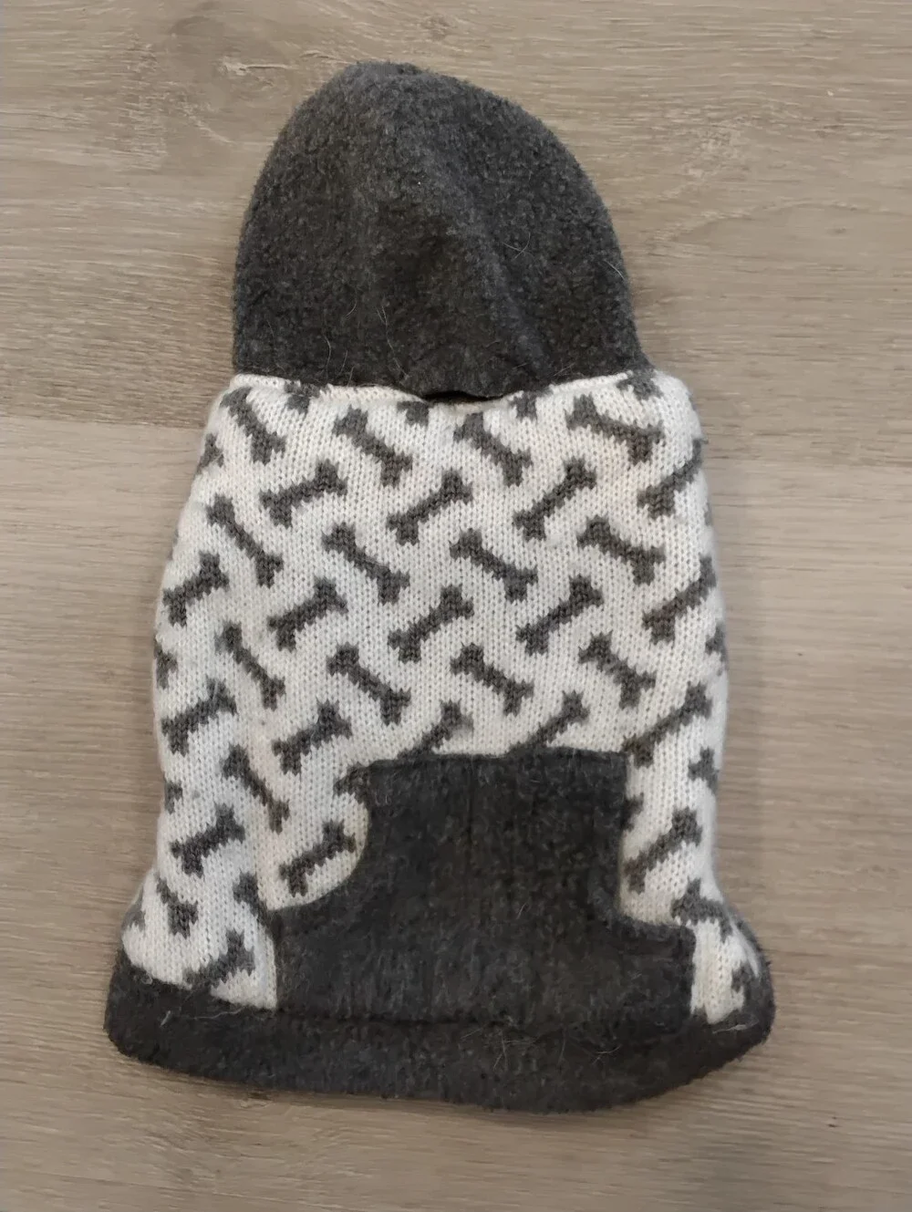 Dog Sweater - Medium Weight White & Gray. Size XS/Small